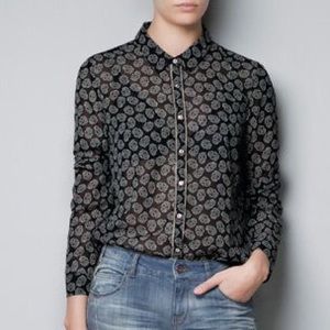 Black skull printed shirt